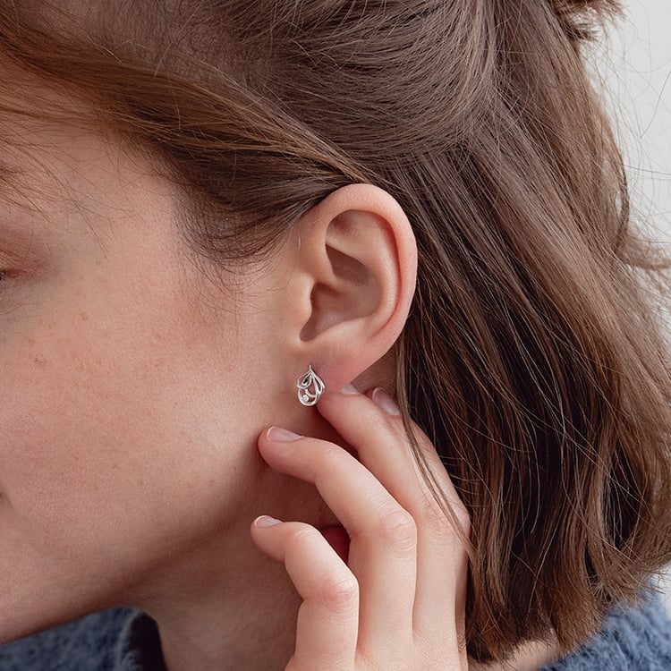 Decentní zlaté náušnice s jiskřivými diamanty Melle 132771