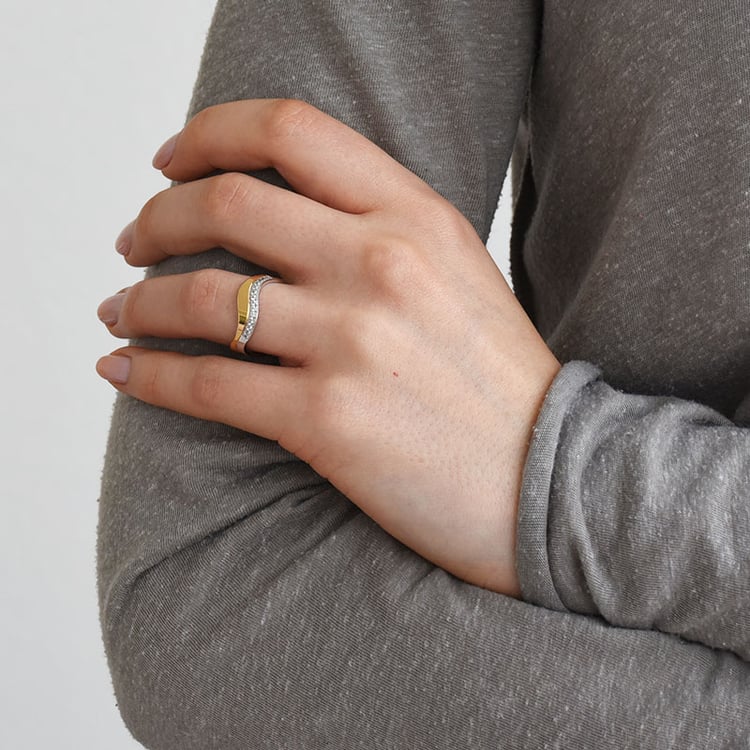 Dámský snubní prsten s diamanty 76992