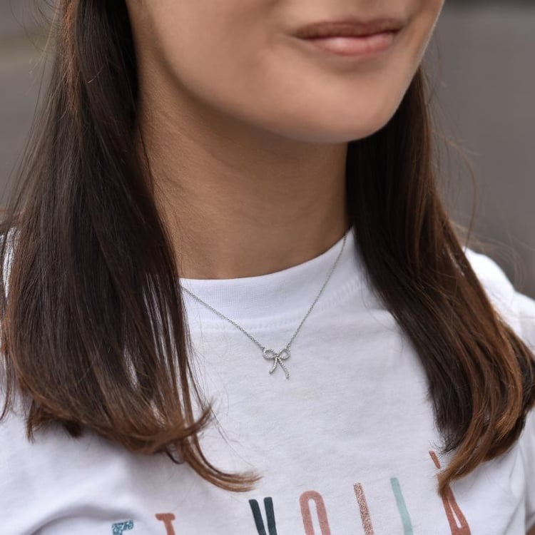 Diamantový mašlička v náhrdelníku 43690