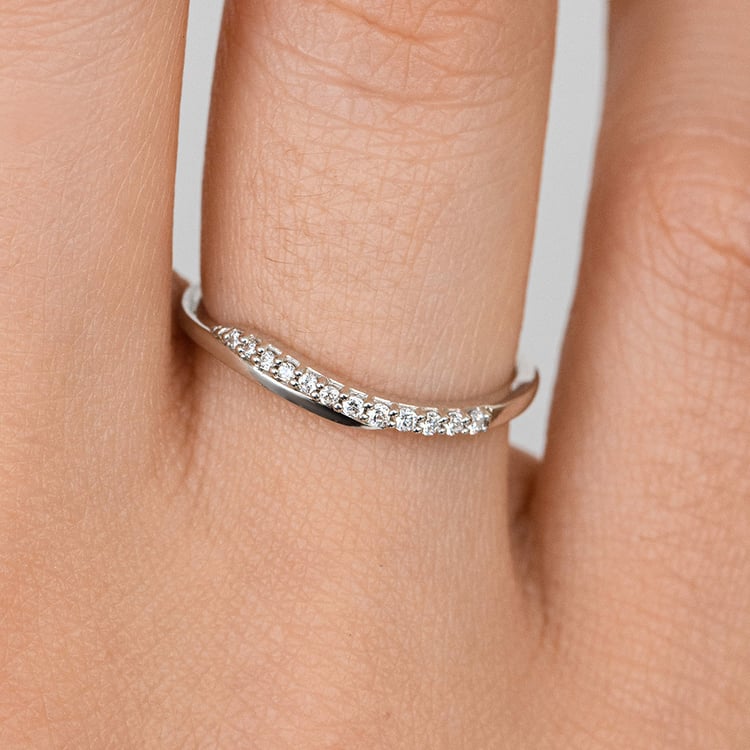 Atypicky zvlněný zlatý prsten s diamanty Vide 160716