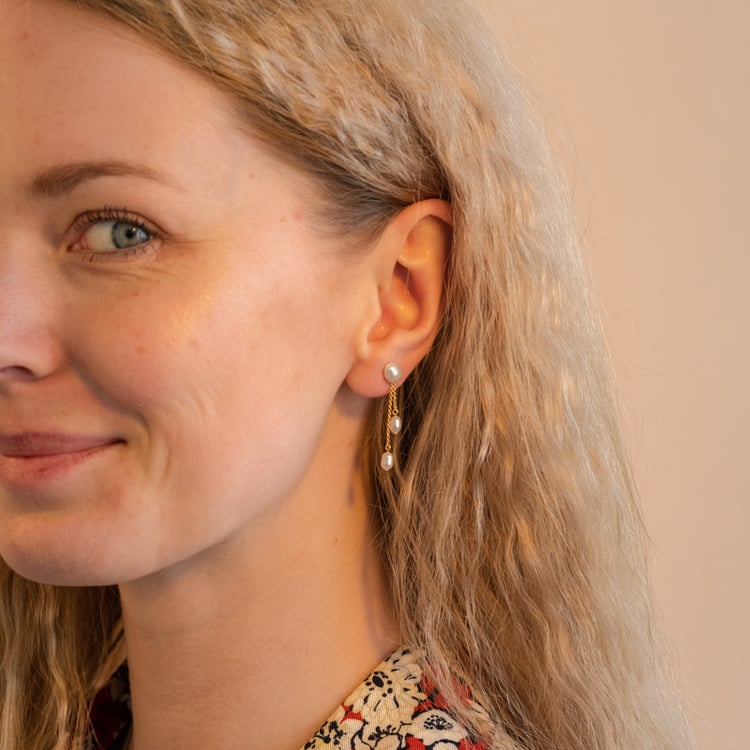 Visací perlové náušnice z pozlaceného stříbra Klaudia 101252