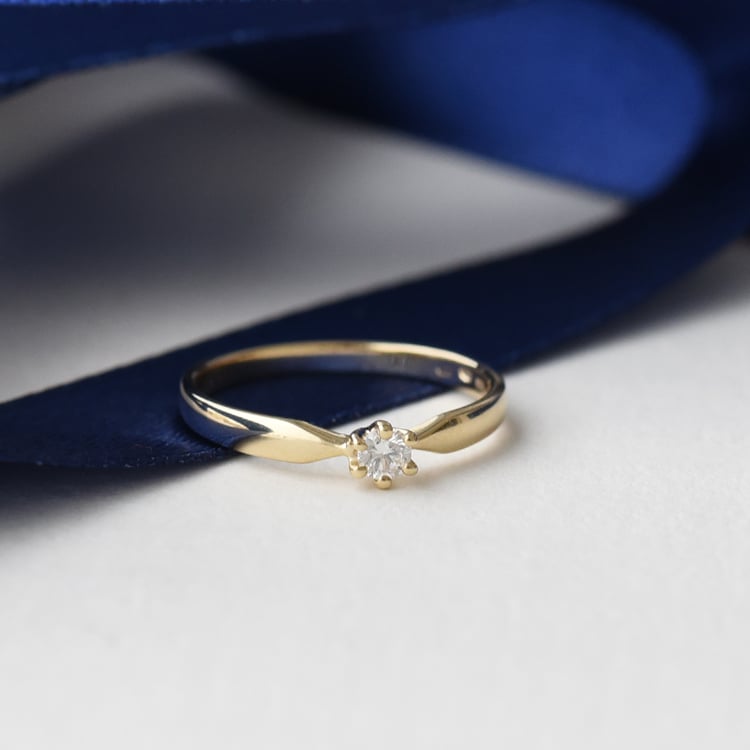 Zlatý prsten s diamantem 78442