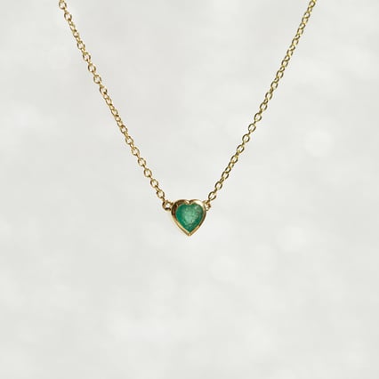 Náhrdelník se smaragdovým srdíčkem Davila
