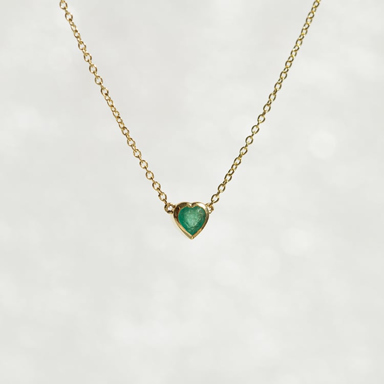 Náhrdelník se smaragdovým srdíčkem Davila 145110