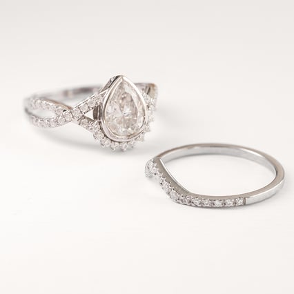 Unikátní zásnubní prsten s moissanity Alica