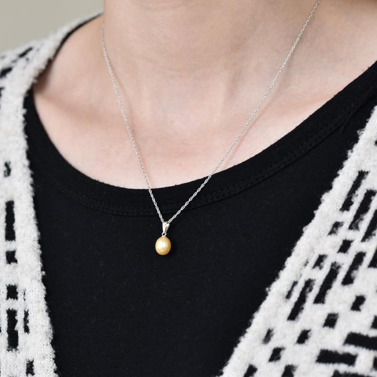 Stříbrný náhrdelník s perlou 2633