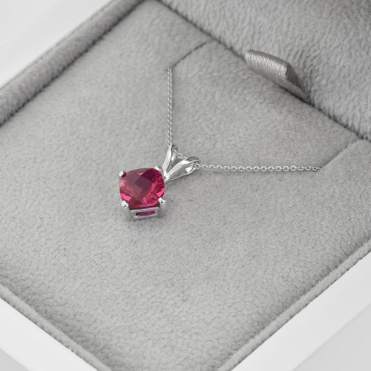 Náhrdelník s rubínem 14179