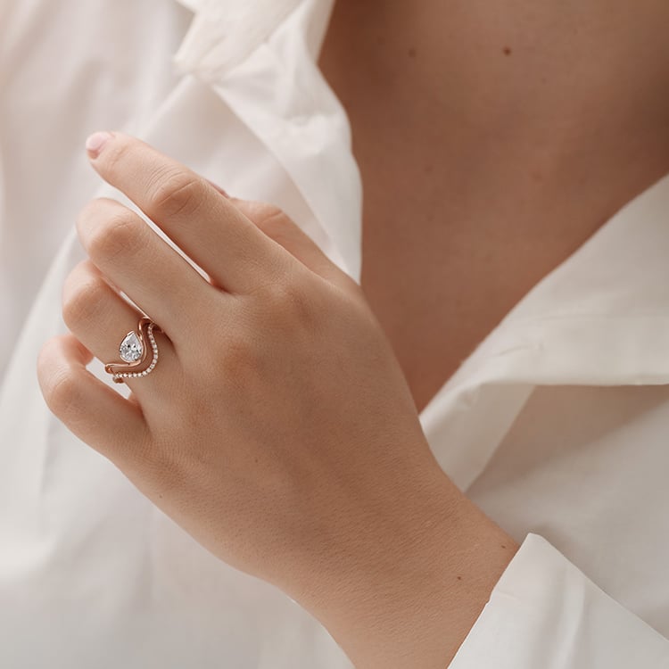 Atypický zásnubní prsten s pear moissanitem s výběrem velikosti Kylie 155058