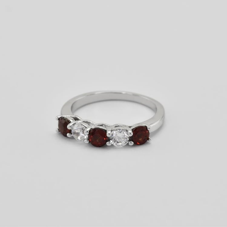 Stříbrný prsten eternity s granáty 38601