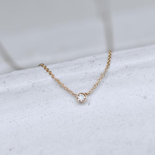 Minimalistický náhrdelník s diamantem Glosie