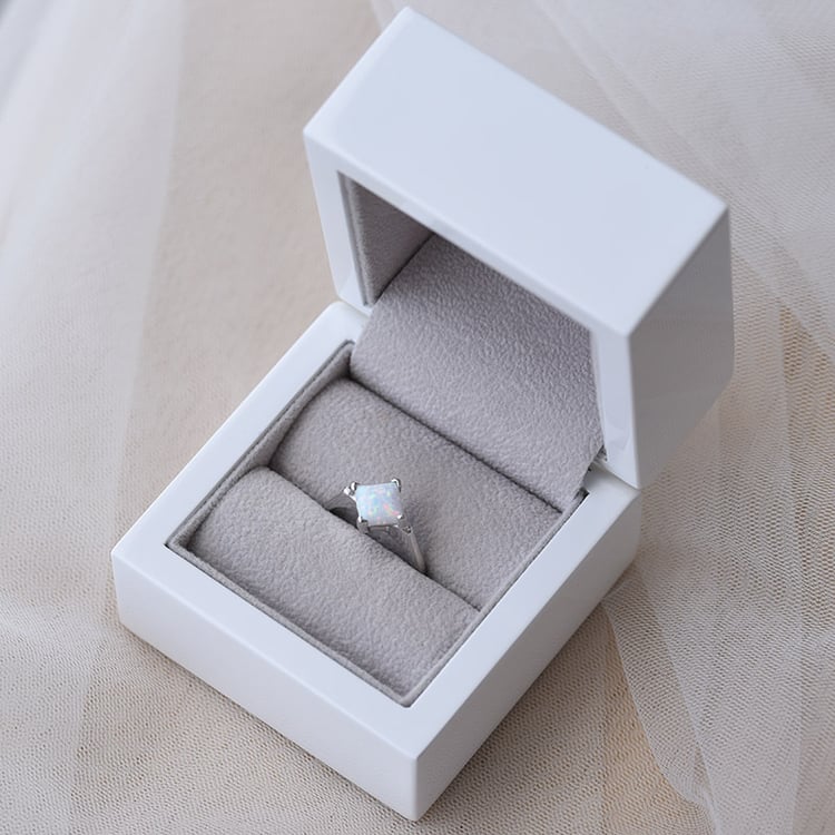 Opálový prsten ze stříbra 72310