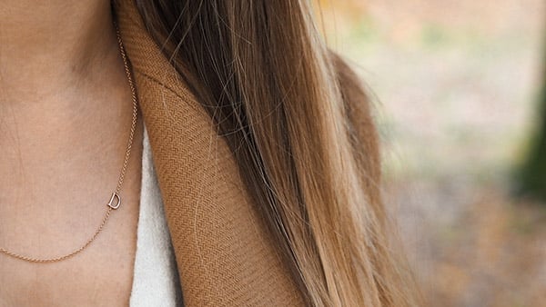 Jak kombinovat v outfitech: šperky podzimu