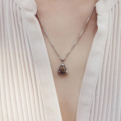 Stříbrný přívěsek s černým opálem Agrima