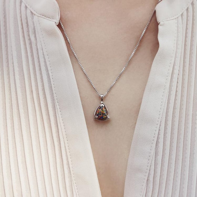 Stříbrný náhrdelník s černým opálem 13729