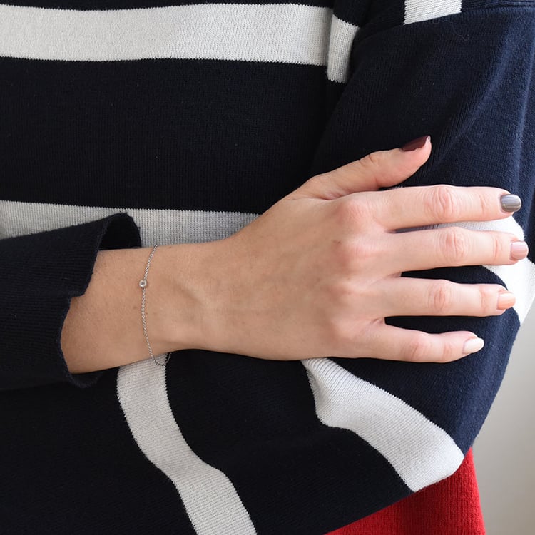 Stříbrný minimalistický náramek s měsíčním kamenem Bonato 103278