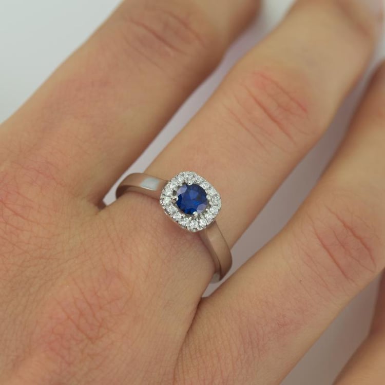 Zásnubní prsten se safírem a diamanty 5697