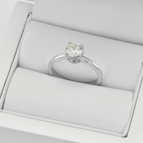 Zásnubní prsten s moissanitem a lab-grown diamanty Xela