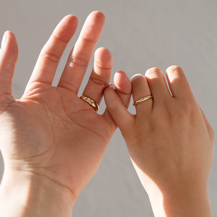 Snubní prsteny s gravírem hvězd a měsíce Furilla 120008