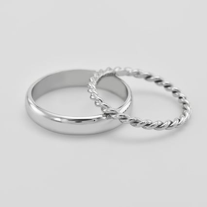 Netradiční snubní prsteny z platiny s provazovitým motivem Aase