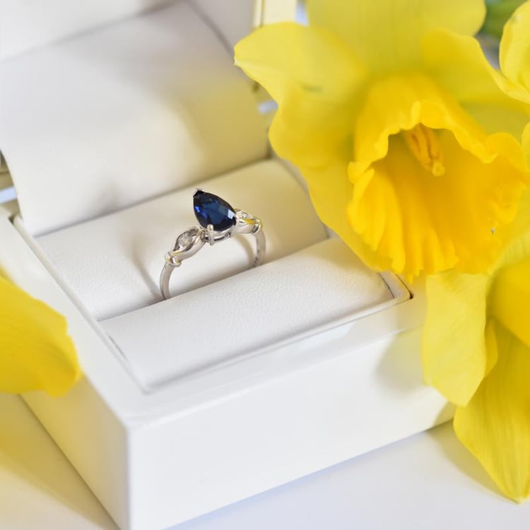 Safírový stříbrný prsten 5977