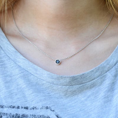 Náhrdelník s černým diamantem