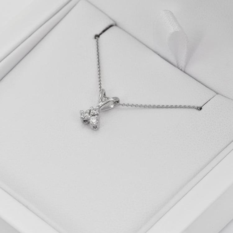 Náhrdelník se třemi diamanty 75819