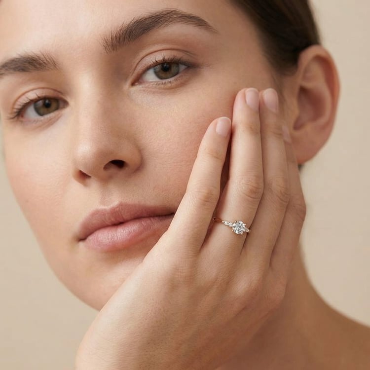 Zásnubní prsten z oříškového zlata s diamanty 166502