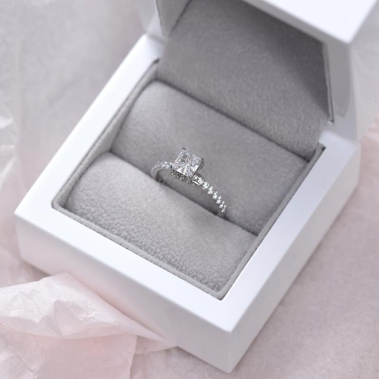 Prsten s princess diamantem 49604