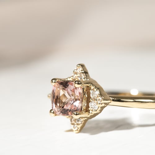 Prsten s morganitem a diamanty Ethany