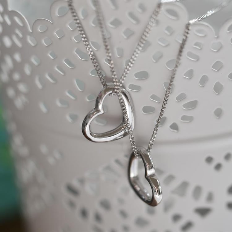 Náhrdelník ve tvaru srdce 22408