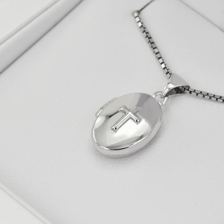 Stříbrný medailon s křížkem 28460