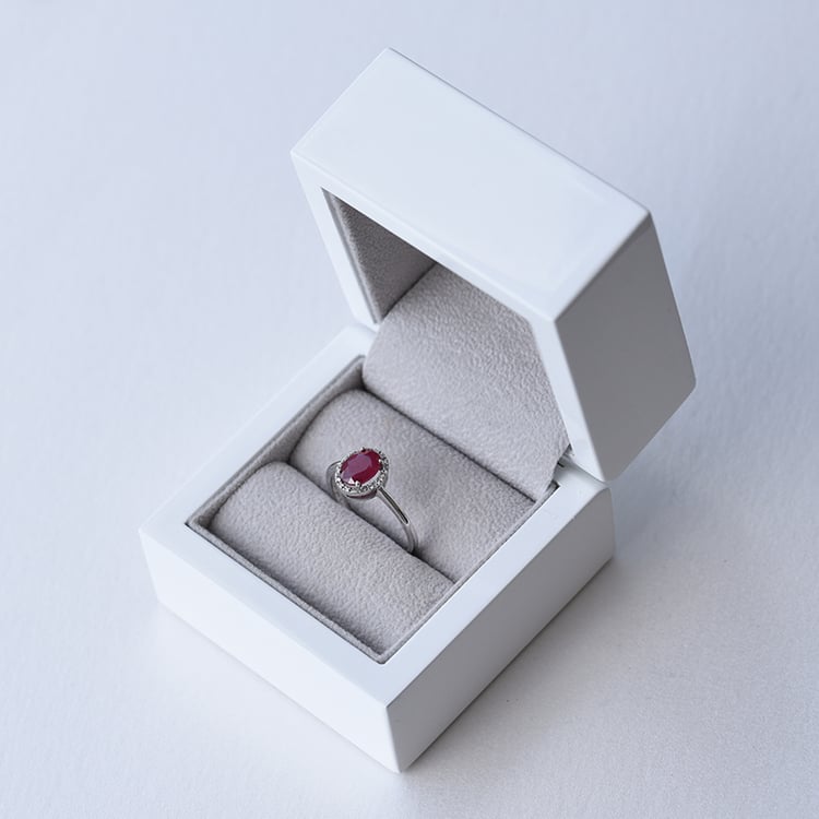 Zásnubní prsten s rubínem 63257