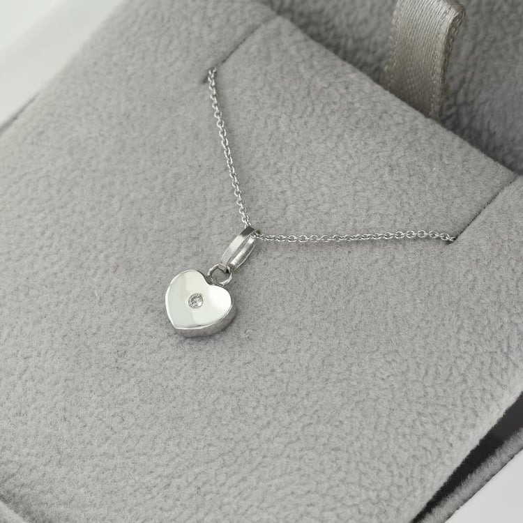 Zlatý dětský náhrdelník se srdíčkem a diamantem Timothea 38770