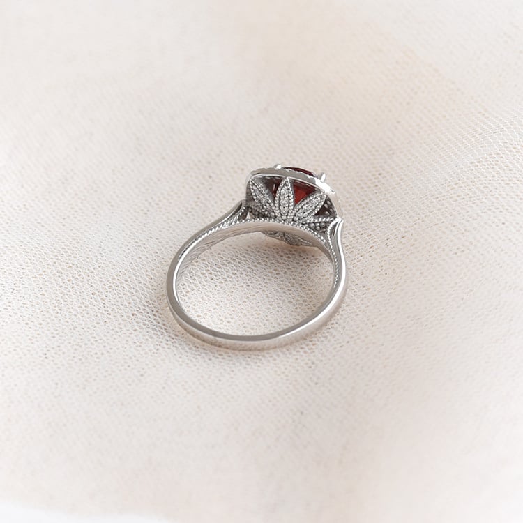 Zlatý prsten se spinelem 144084