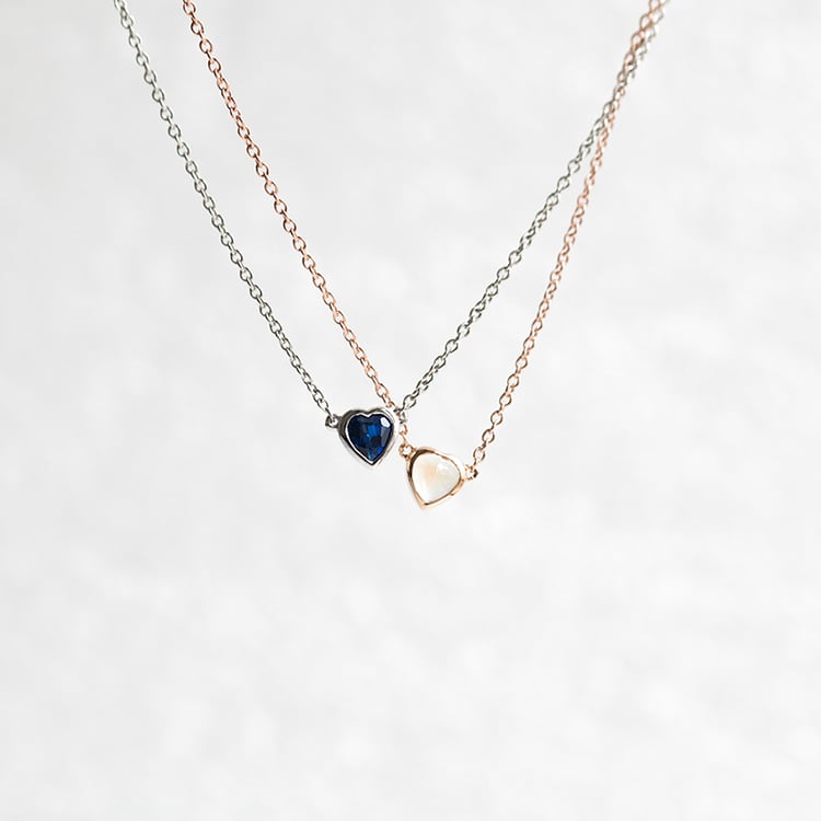 Náhrdelník s měsíčním kamenem ve tvaru srdíčka Davila 144871