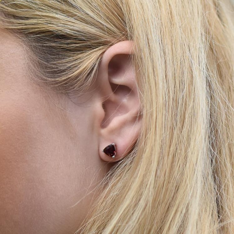 Stříbrné granátové náušnice Atiana 14153