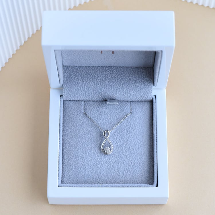 Přívěsek ve tvaru kapky s diamanty 96176