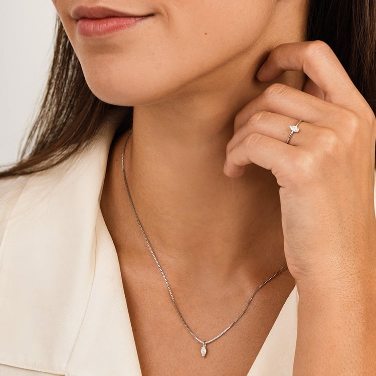 Minimalistický prsten ze stříbra s lab-grown pear diamantem Valentin 163120