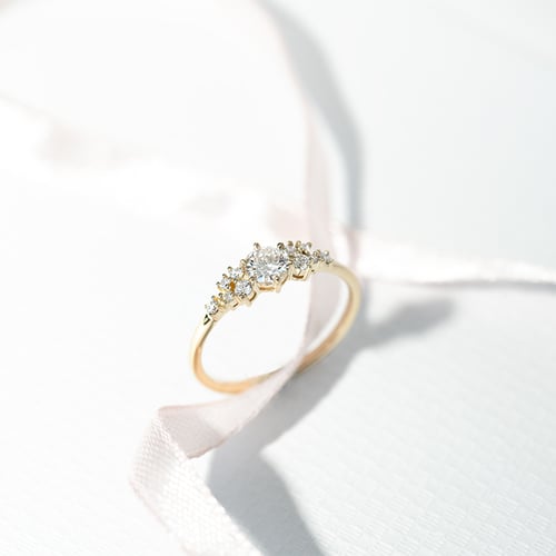 Romantický zásnubní prsten s diamanty Donell
