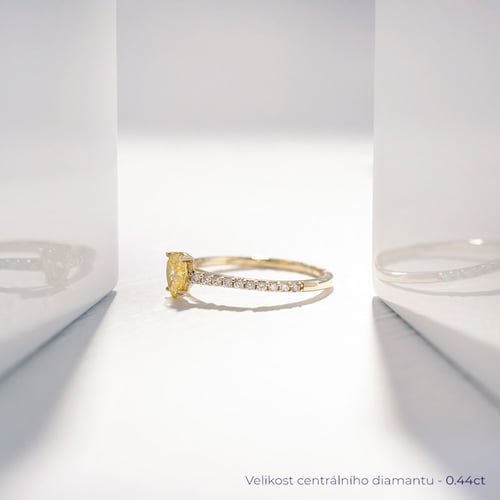 Zásnubní prsten s certifikovaným fancy yellow lab-grown diamantem Ernes