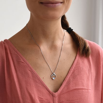 Stříbrný přívěsek matka a dítě s měsíčním kamenem a diamantem Ella
