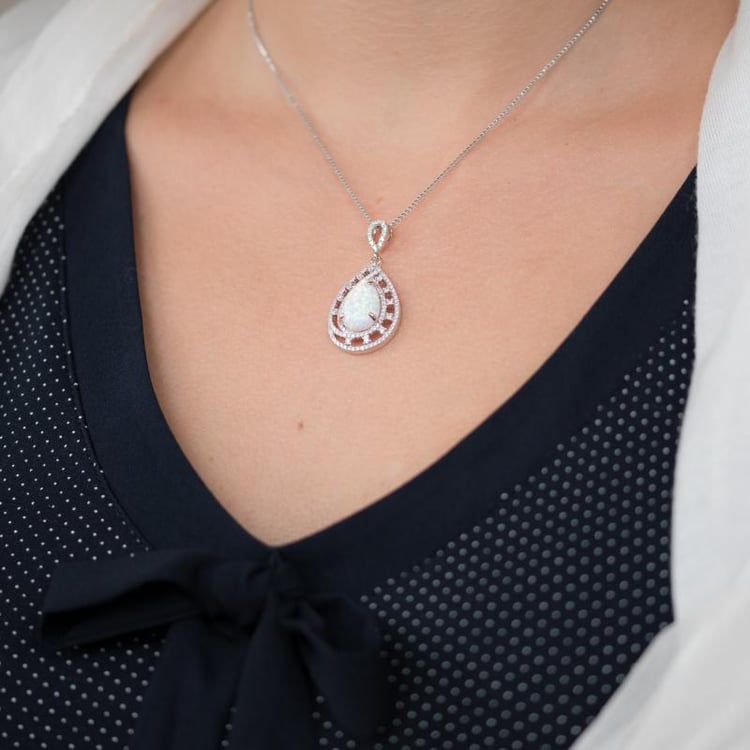 Stříbrný náhrdelník s opálem Loria 18227