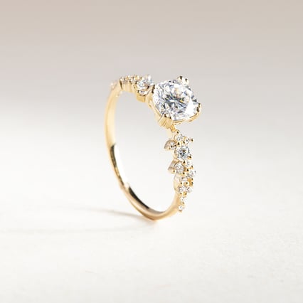 Romantický zásnubní prsten s diamanty Alys