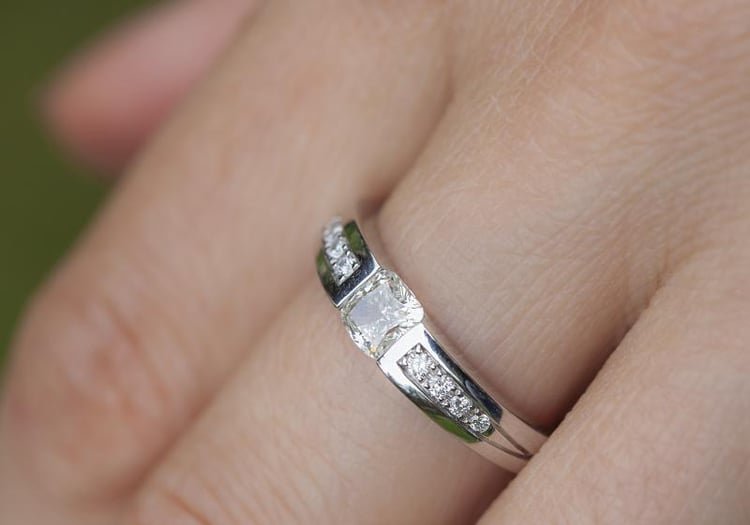 Zlatý diamantový prsten 2621