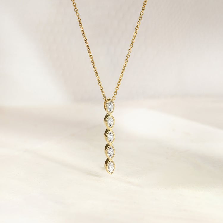 Zlatý přívěsek s lab-grown diamanty Alice 163499