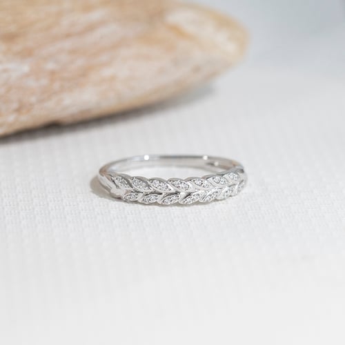 Eternity prsten s lab-grown diamantovými lístky Aizah