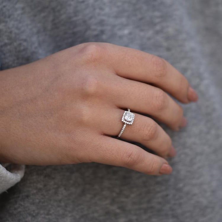 Zlatý diamantový prsten 36386