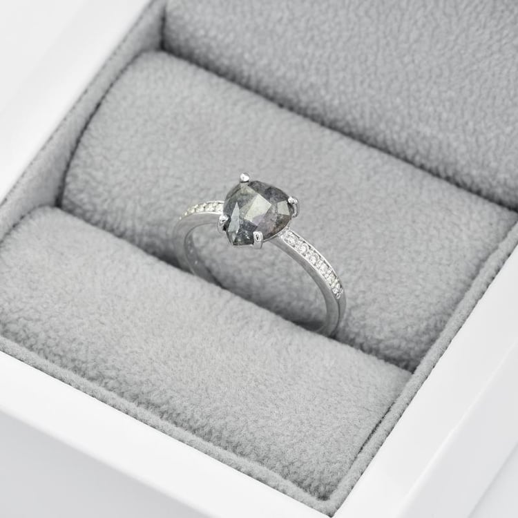 Prsten se salt'n'pepper diamantem 44233