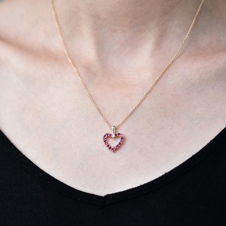 Zlaté srdíčko s rubíny a diamantem Edriah 7744