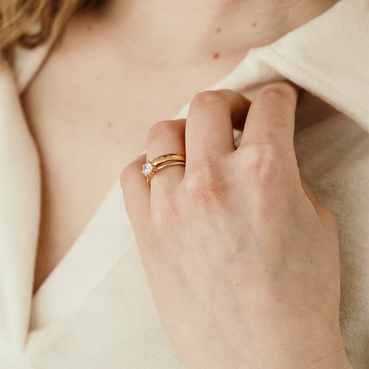 Zlaté tepané snubní prsteny Trevino 120122